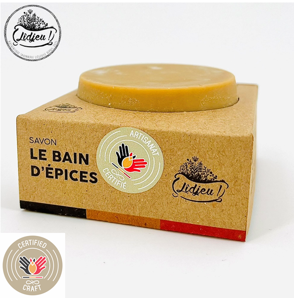 Le Bain d’Épices (savon naturel et bio à l'amande douce, au parfum gourmand de cannelle et d'épices)